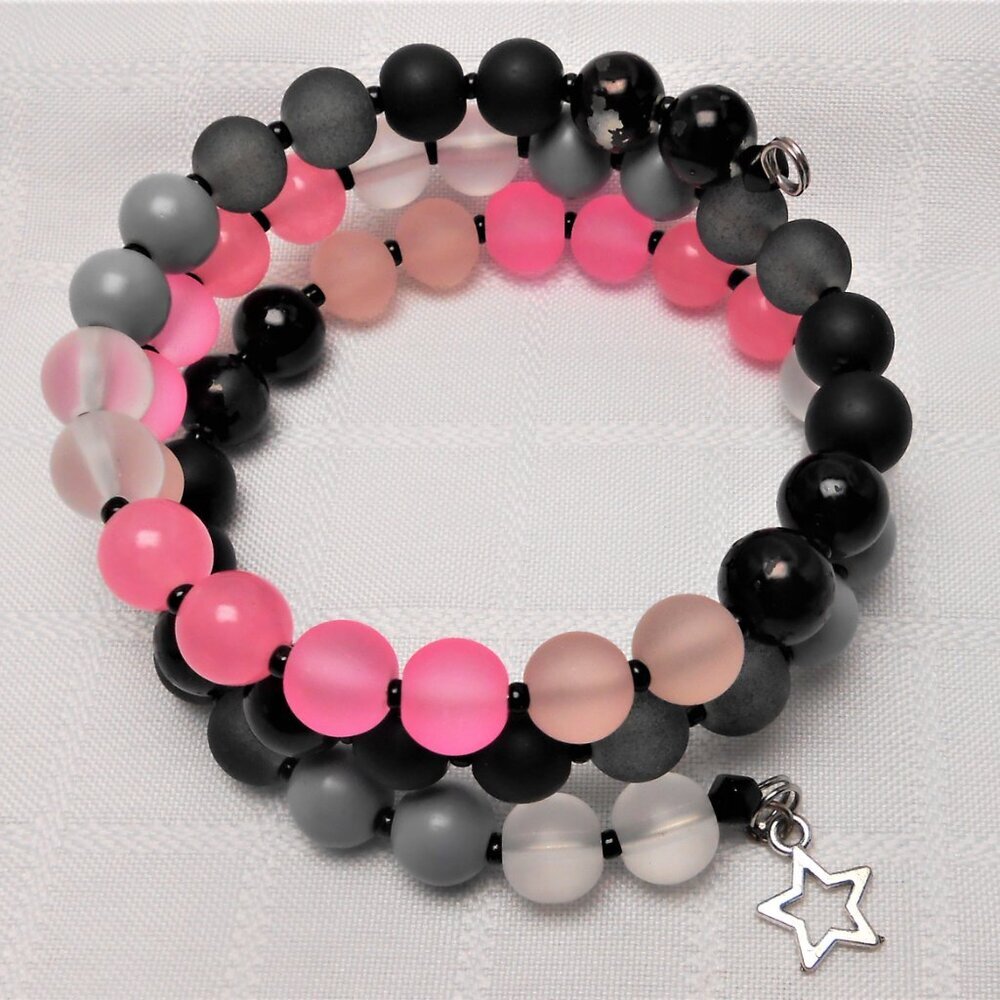Handmade memory wire bracelet with frosted glass beads no 944